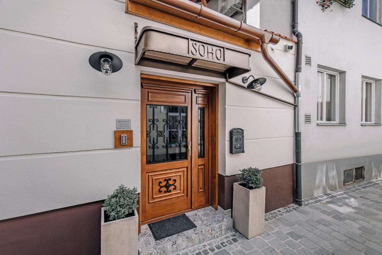 Soho Apartmanhaz Győr Buitenkant foto