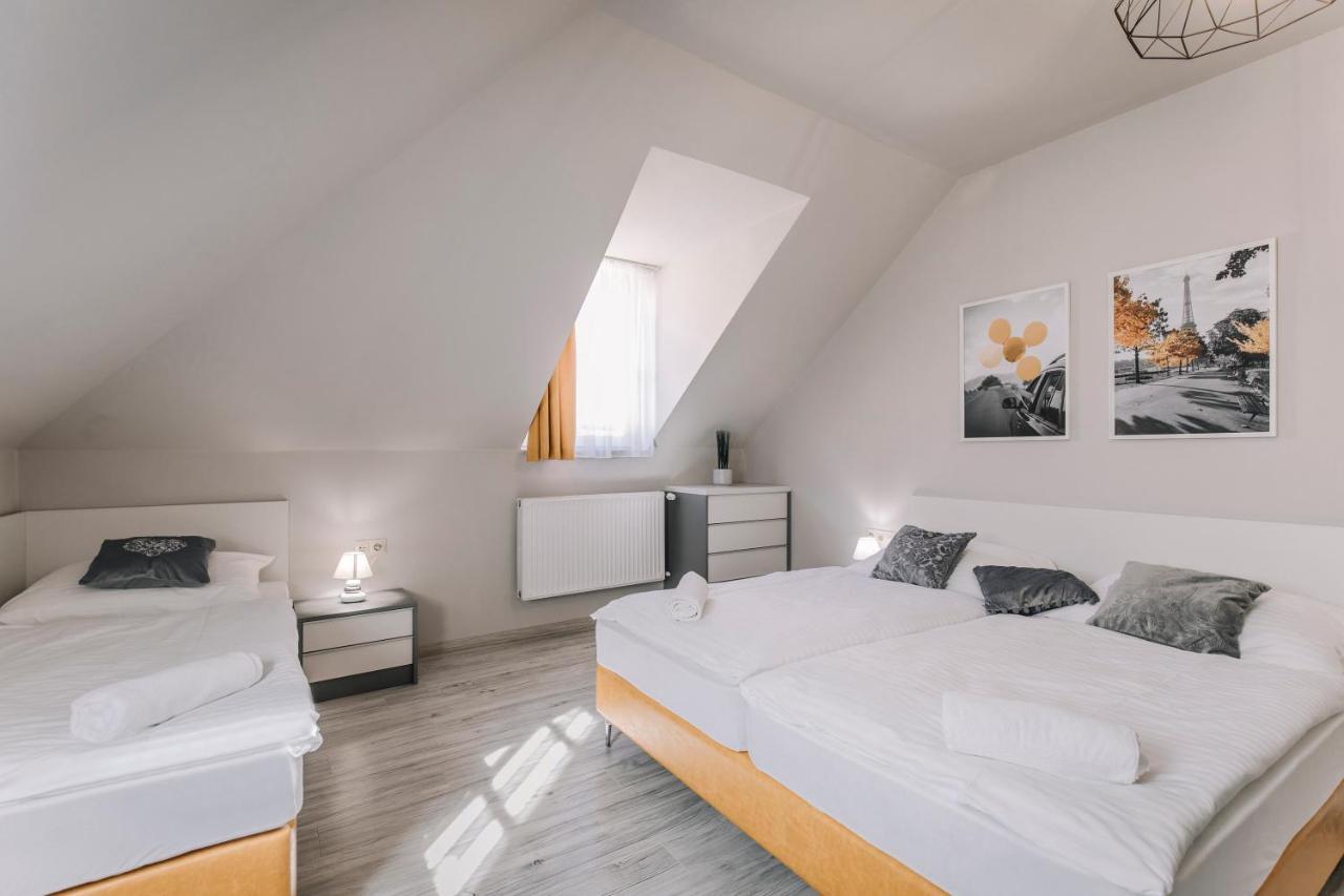 Soho Apartmanhaz Győr Buitenkant foto