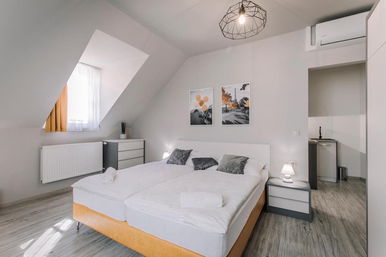 Soho Apartmanhaz Győr Buitenkant foto