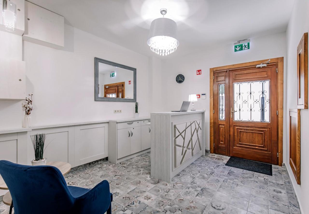 Soho Apartmanhaz Győr Buitenkant foto