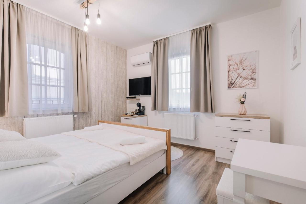 Soho Apartmanhaz Győr Buitenkant foto