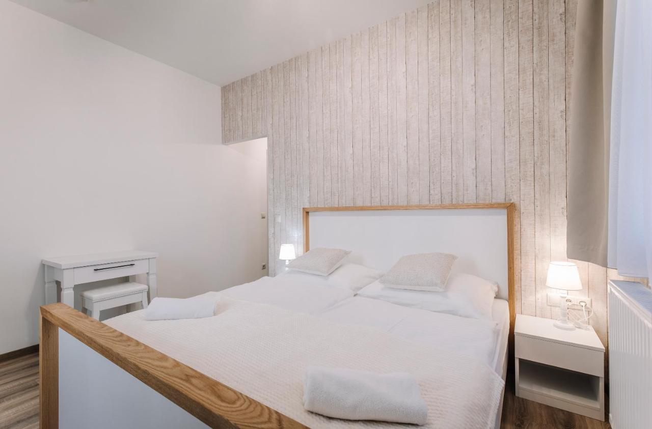 Soho Apartmanhaz Győr Buitenkant foto