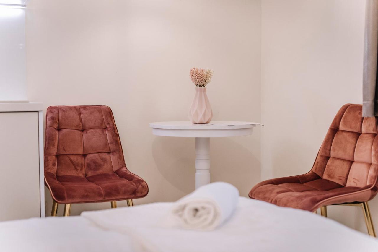 Soho Apartmanhaz Győr Buitenkant foto