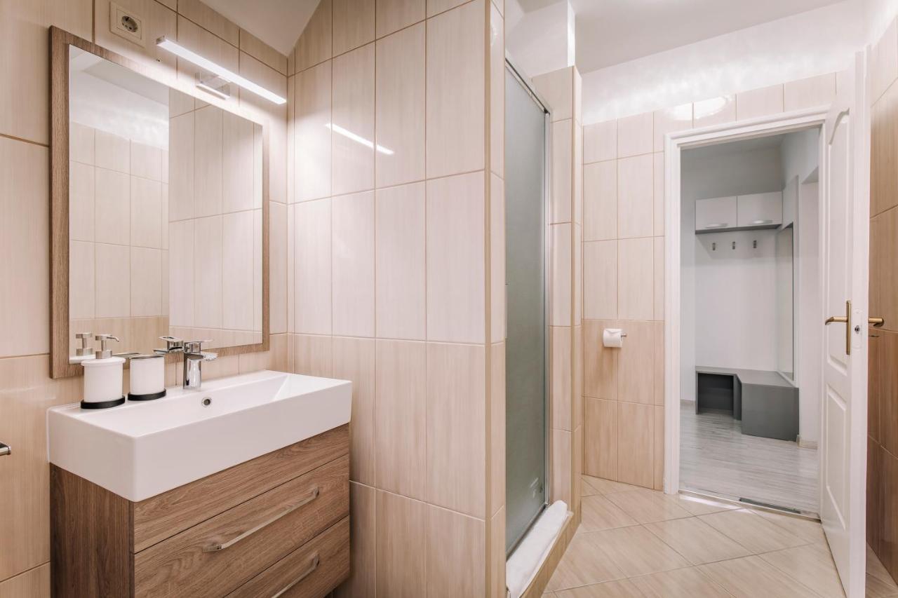 Soho Apartmanhaz Győr Buitenkant foto