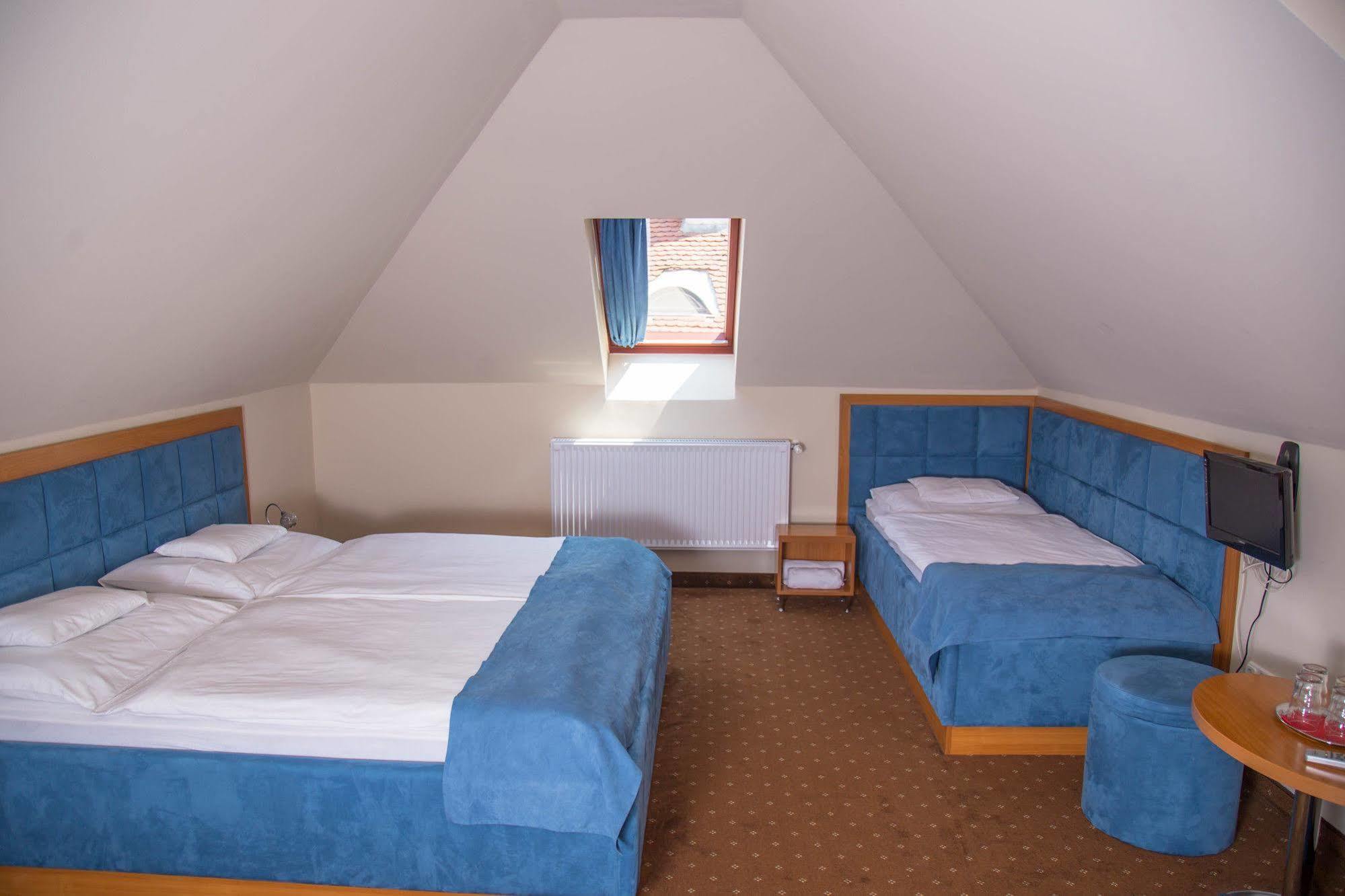 Soho Apartmanhaz Győr Buitenkant foto